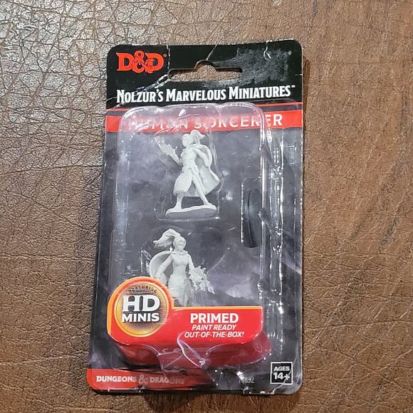 Nolzurs Marvelous Miniatures Wizkids D&D Female Human Sorcerer  70832 New - Picture 2 of 10